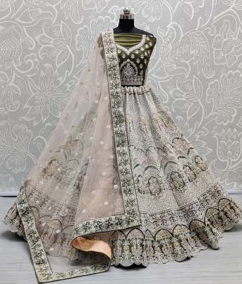 BollyWood Stylish Wedding Wear Design Bridal Lehenga Choli Gujju Fashions